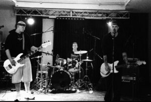 Auftritt von Screw Romance